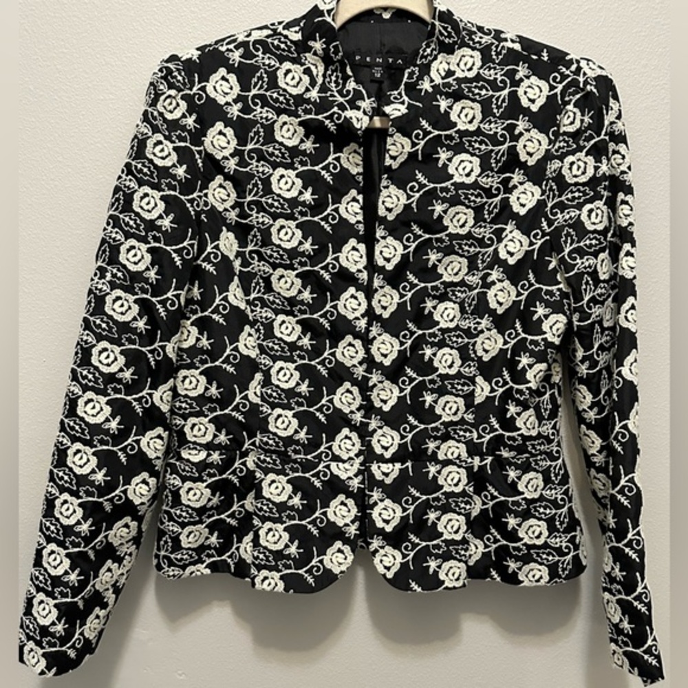 Penta Black And White Ladies Jacket Size 12 With Hook And Eye Closure. Pre owned